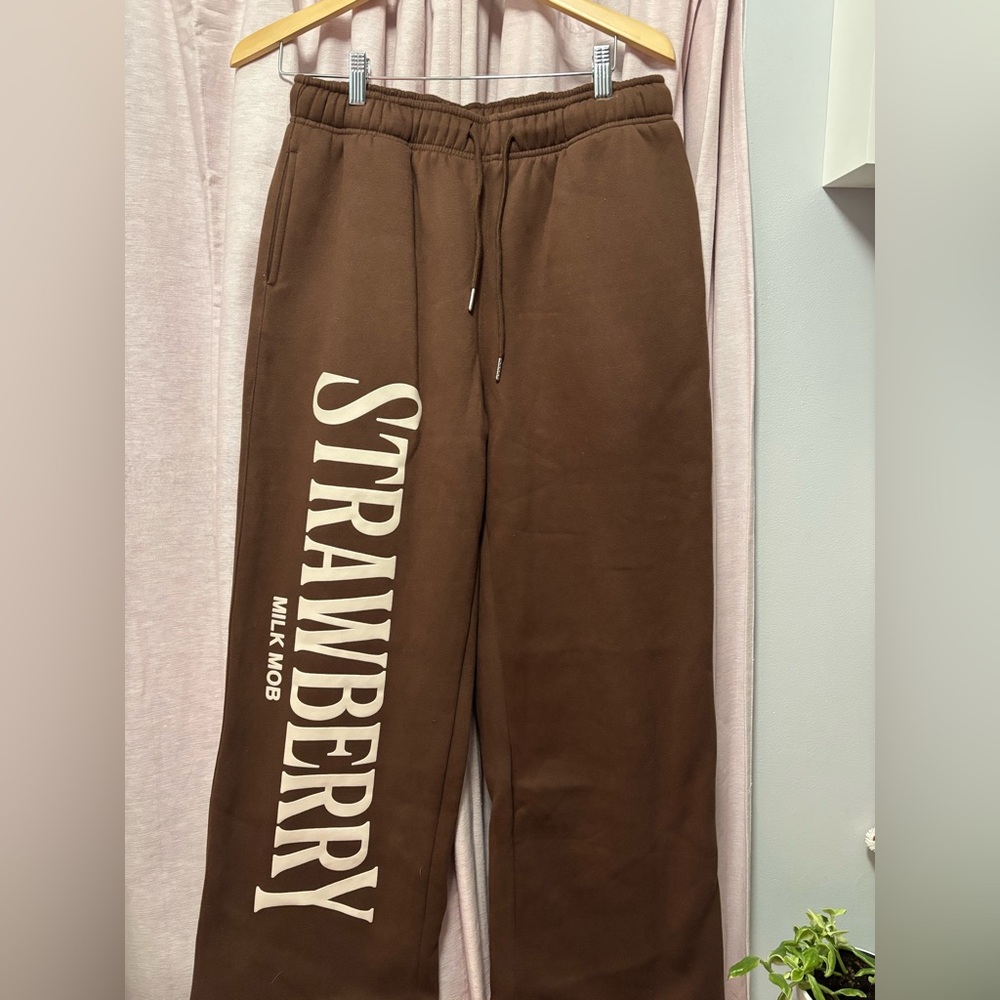 Strawberry Milk Mob Brown Sweatpants - Picture 3 of 4
